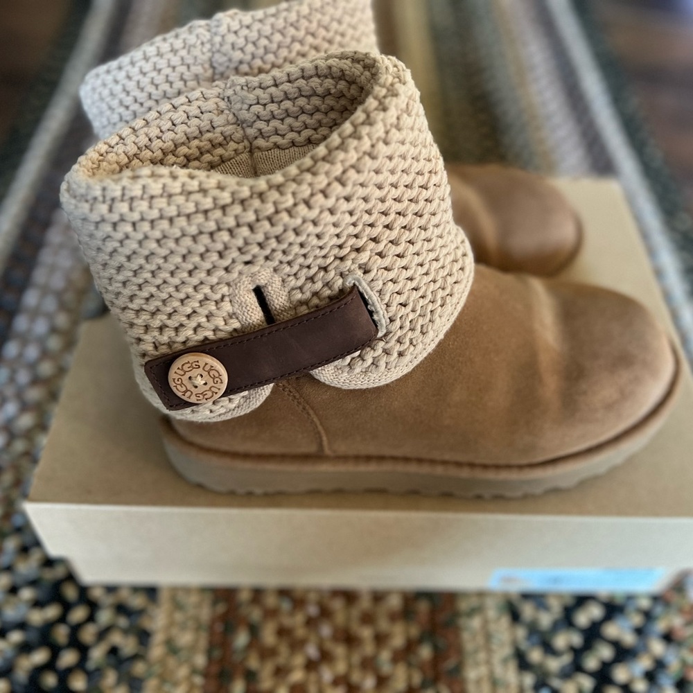 UGG Shaina Boot